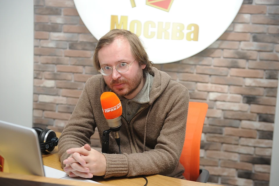 Публицист Дмитрий Ольшанский на радиостанции `Комсомольская правда`.