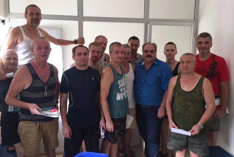 Мурманские моряки были задержаны в феврале этого года и с тех пор находятся в тюрьме. Фото: из архива Алексея Веллера