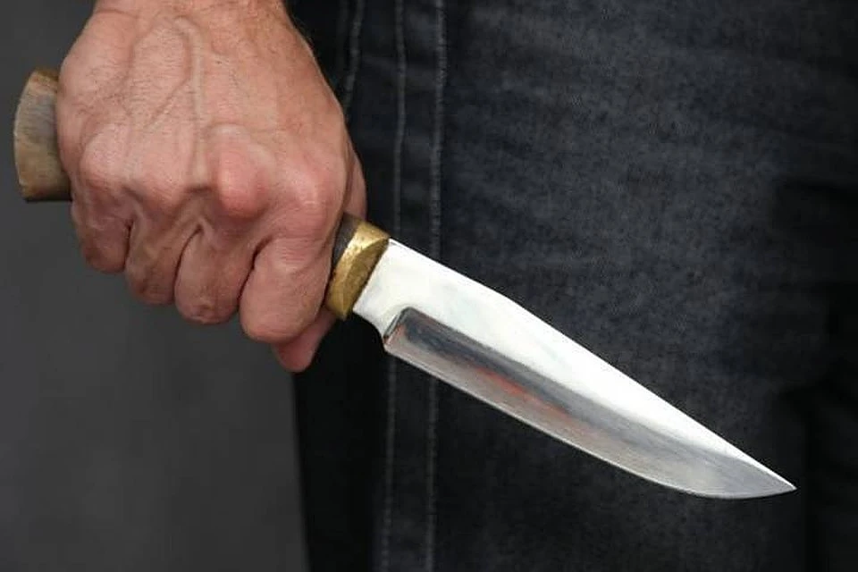 Звезда сериала "Кухня" напал с ножом на мужчину в метро