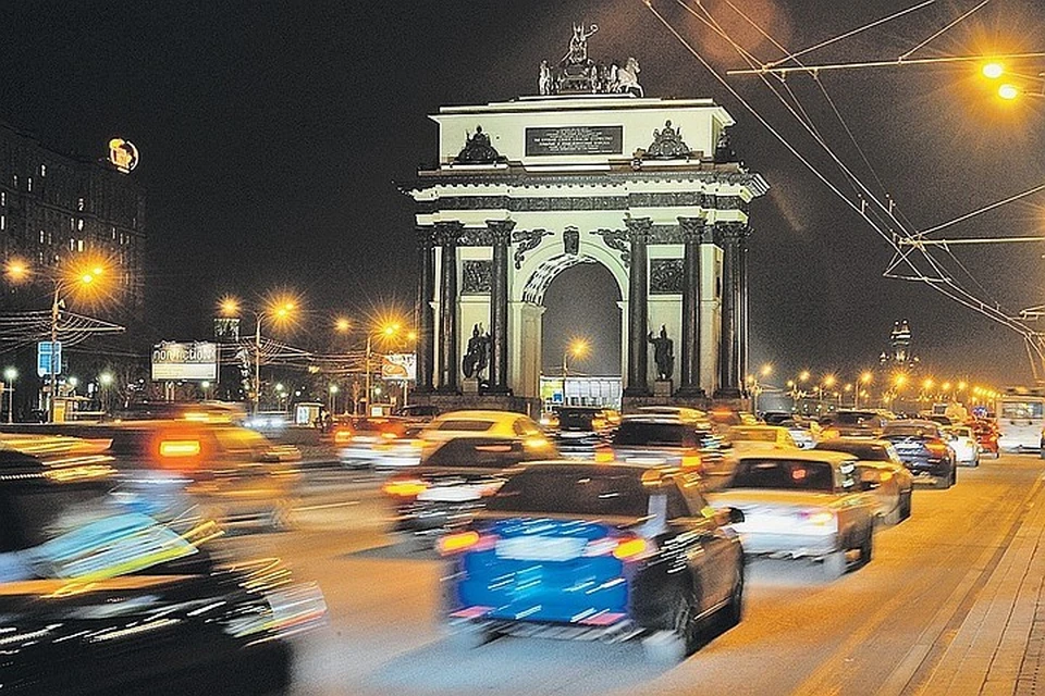 Только за неполные четыре года в ДТП на Кутузовском проспекте погибло 47 человек, а ранения получили 427 человек