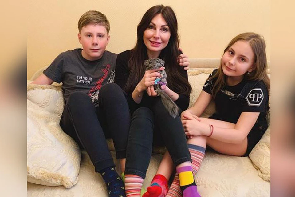 Наталья Бочкарева с сыном Ваней и дочкой Машей.
