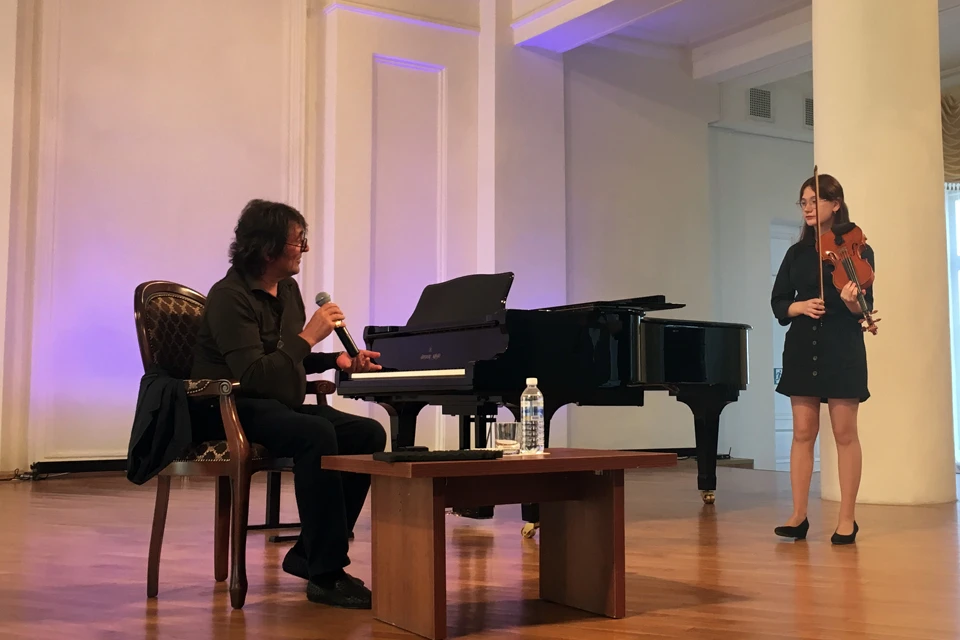 В ходе творческой встречи маэстро Башмет прослушал молодых тульских музыкантов и дал ценные советы