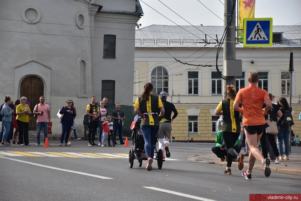 Ольга Бекрицкая пробежала 21 километр с коляской!