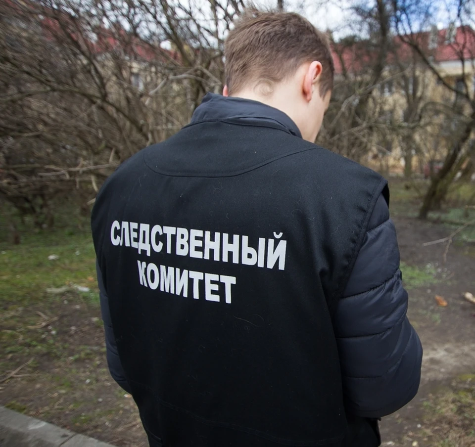Тело было обнаружено утром 11 сентября в сгоревшем биотуалете возле стройплощадки на улице П. Морозова.