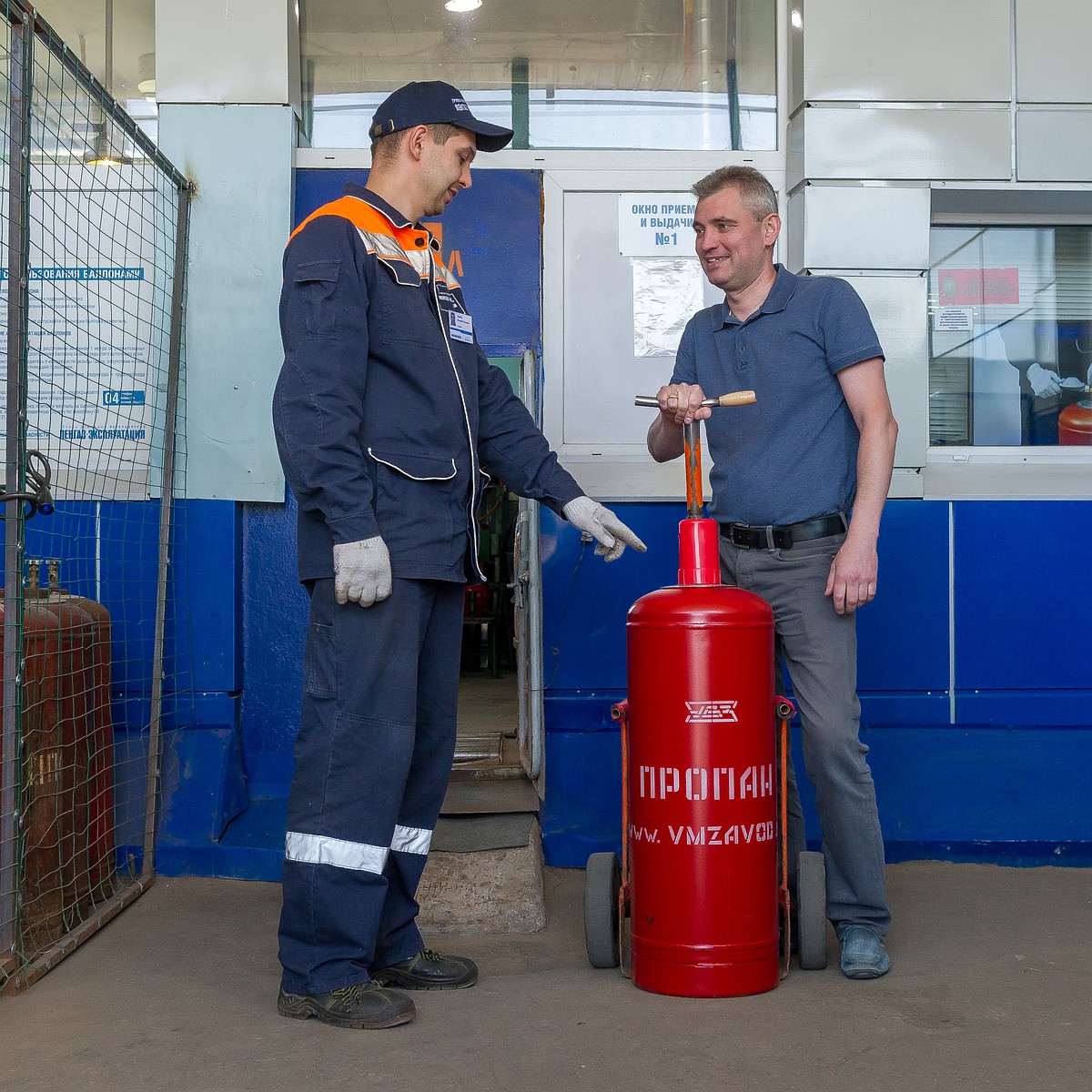 Где заправить газовые баллоны в Петербурге: адреса, телефоны, правила -  KP.RU