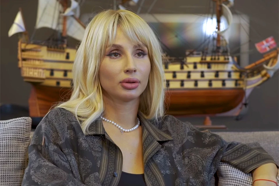 В интервью Ксении Собчак самая модная сейчас певица Светлана Лобода убеждала в том, что не делала пластических операций