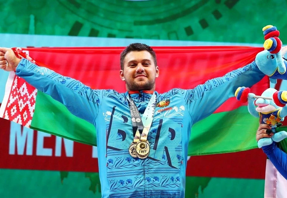 Евгений Тихонцов - чемпион мира в тяжелой атлетике 2019. Фото: IWF