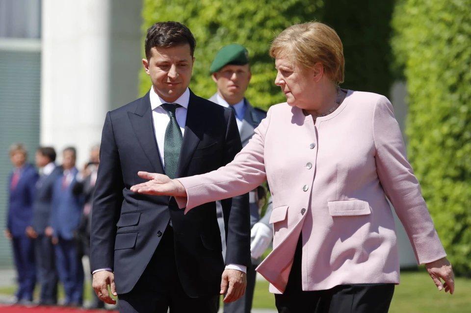 Владимир Зеленский заявил, что Меркель недостаточно сделала для Украины