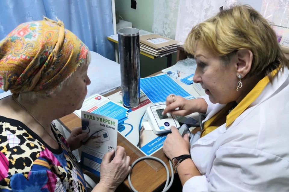 Акция «Будь уверен! Будь здоров!» стартовала в социальных учреждениях для ветеранов войны и труда в Зеленом городе. Фото: пресс-служба ЦСМ
