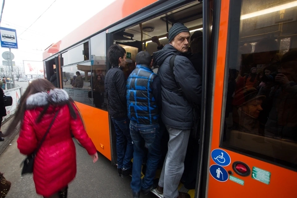 Иногда в автобус трудно попасть, тут уж не до валидаторов. И даже не до кондукторов.