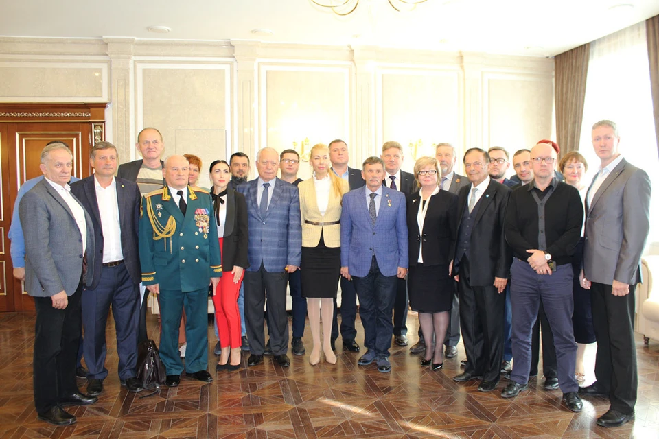 Герой России Вячеслав Бочаров встретился с новосибирскими общественниками.