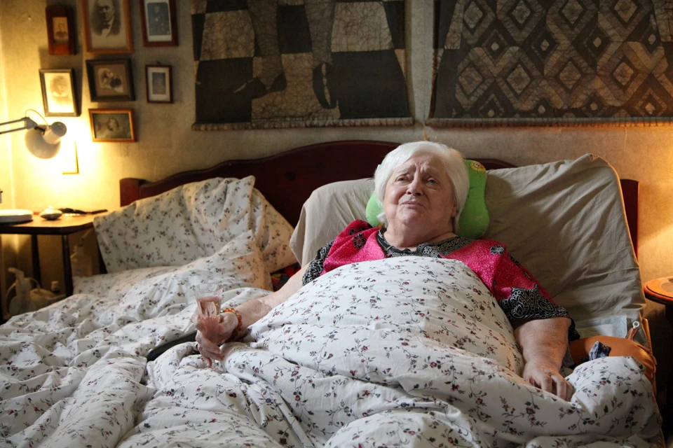 Последние годы 85-летняя Карина Филиппова не вставала с постели.