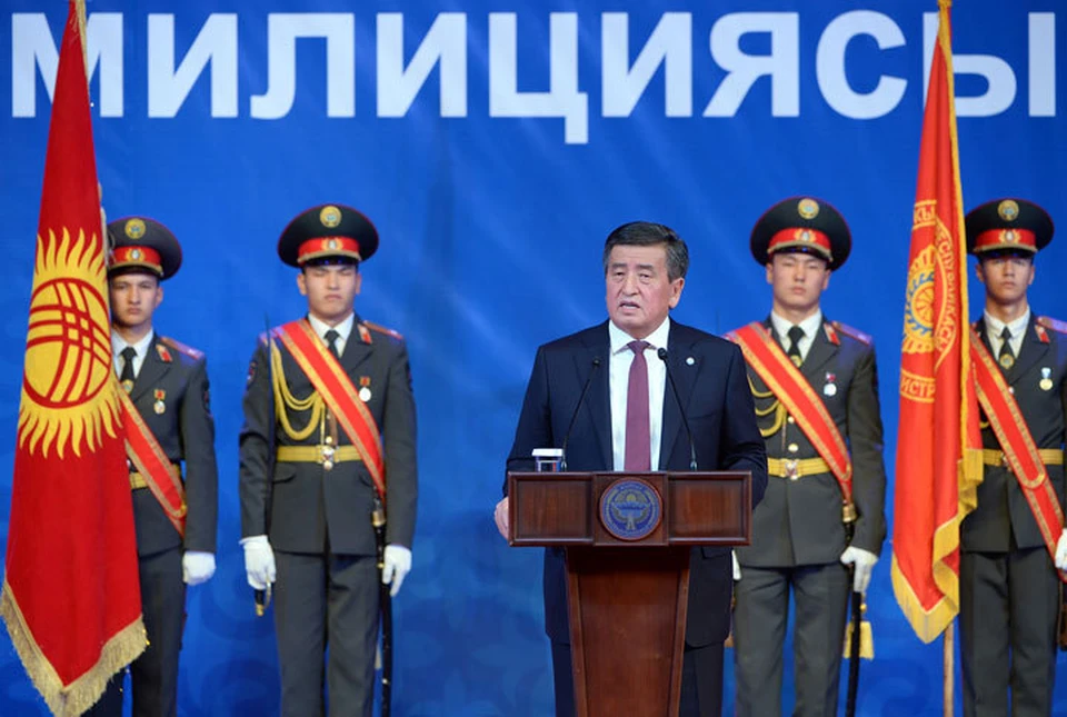 Президент пожелал кыргызской милиции успешного выполнения задач и достижений в сложной, опасной и очень ответственной работе.