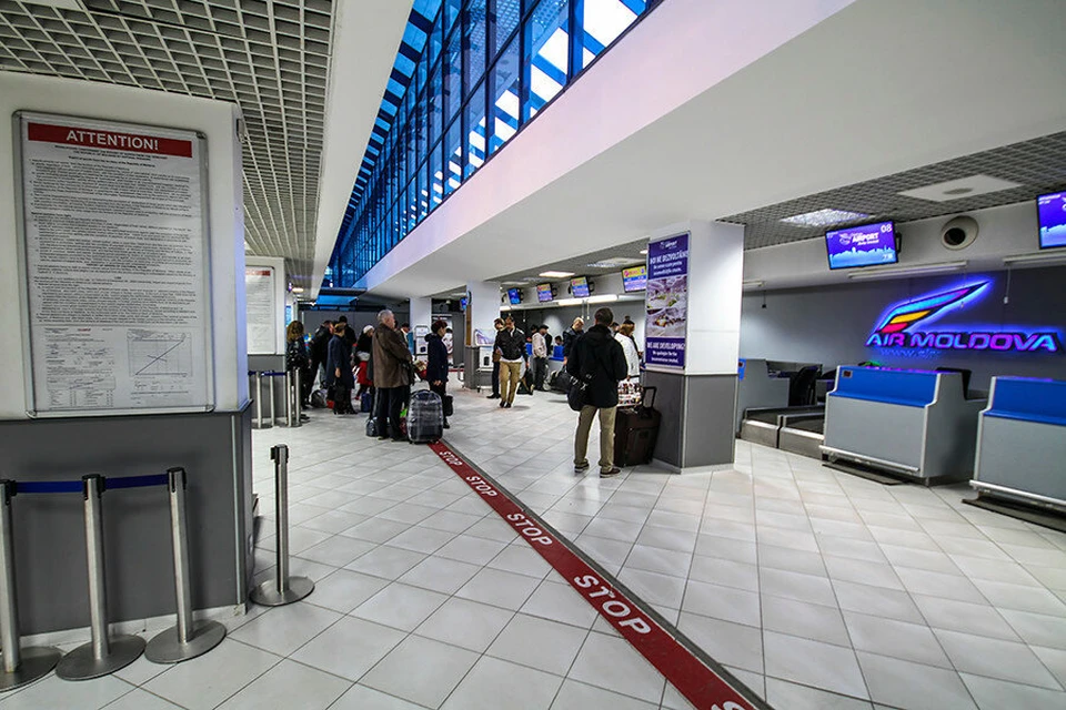 Стойки регистрации в Кишиневском аэропорту. Фото mcaroff.livejournal.com.