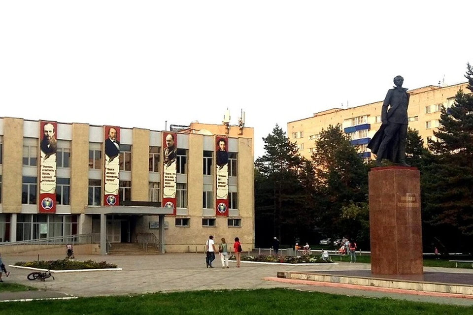 Иногда реклама может стать шедевром, но чаще всего мы видим однообразные, скучные, а то и уродливые конструкции