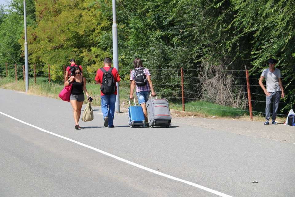 Все больше украинцев приезжают в Крым для отдыха и работы
