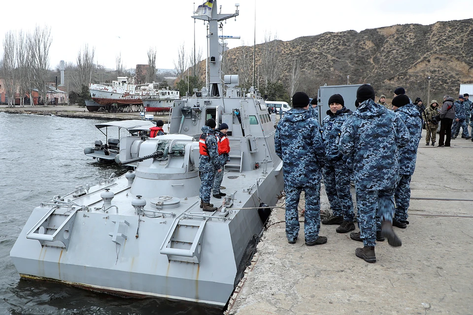 Эти плавсредства были задержаны при попытке прорваться в Азовское море через Керченский пролив год назад