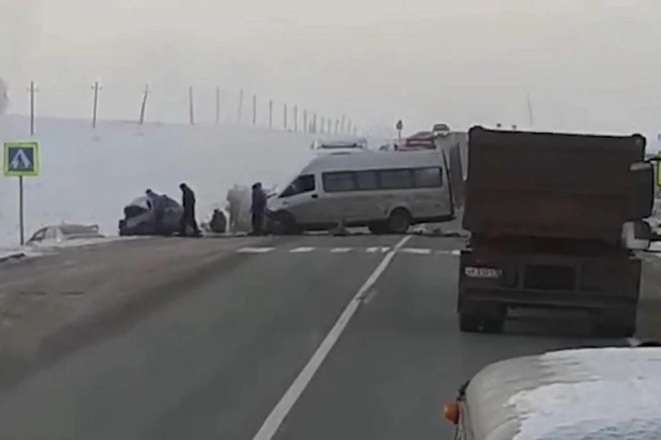 По предварительным данным, ДТП произошло по вине водителя пассажирской "Газели".