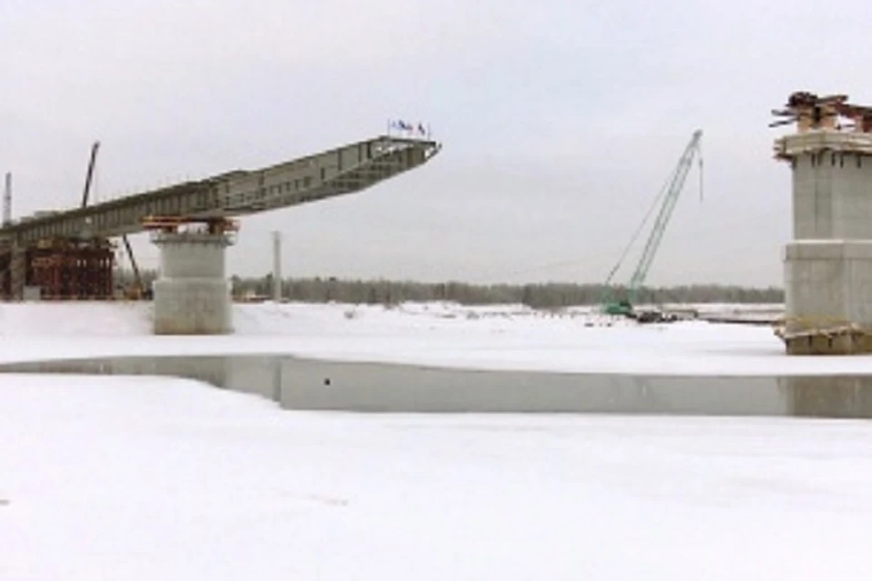Депутат Госдумы оценил ход строительства моста через Пур Фото: puradm.ru