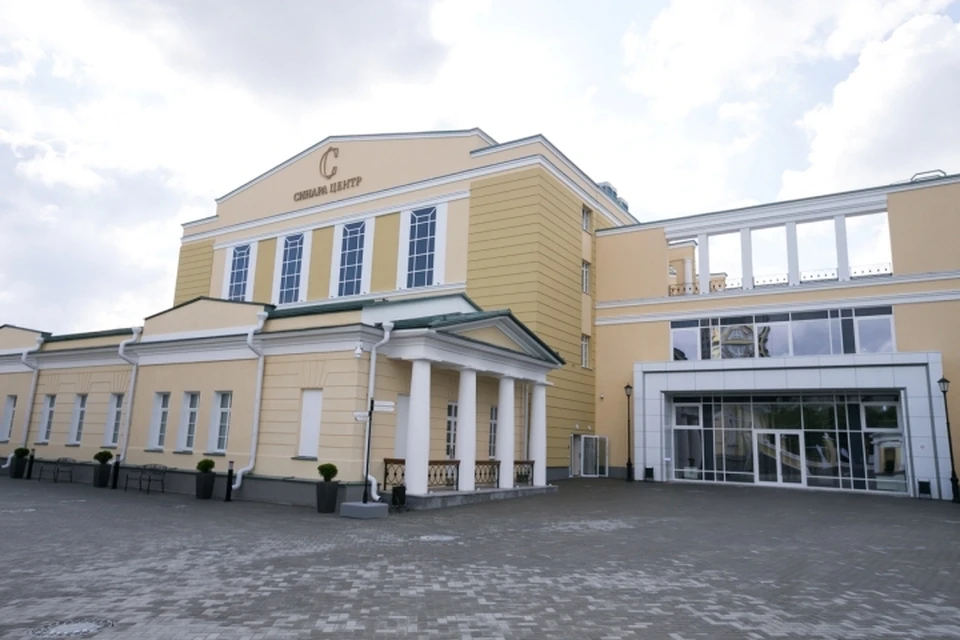 На начало декабря в Синара Центре запланированы мастер-классы, перформансы, экскурсии и ярмарка