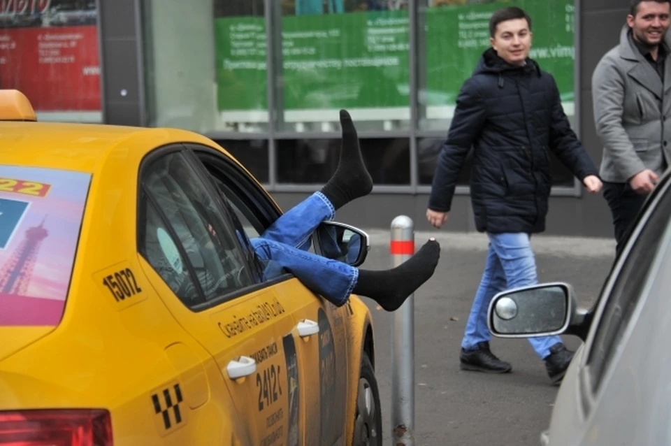 С 3 по 5 декабря таксисты во многих городах России объявили забастовку