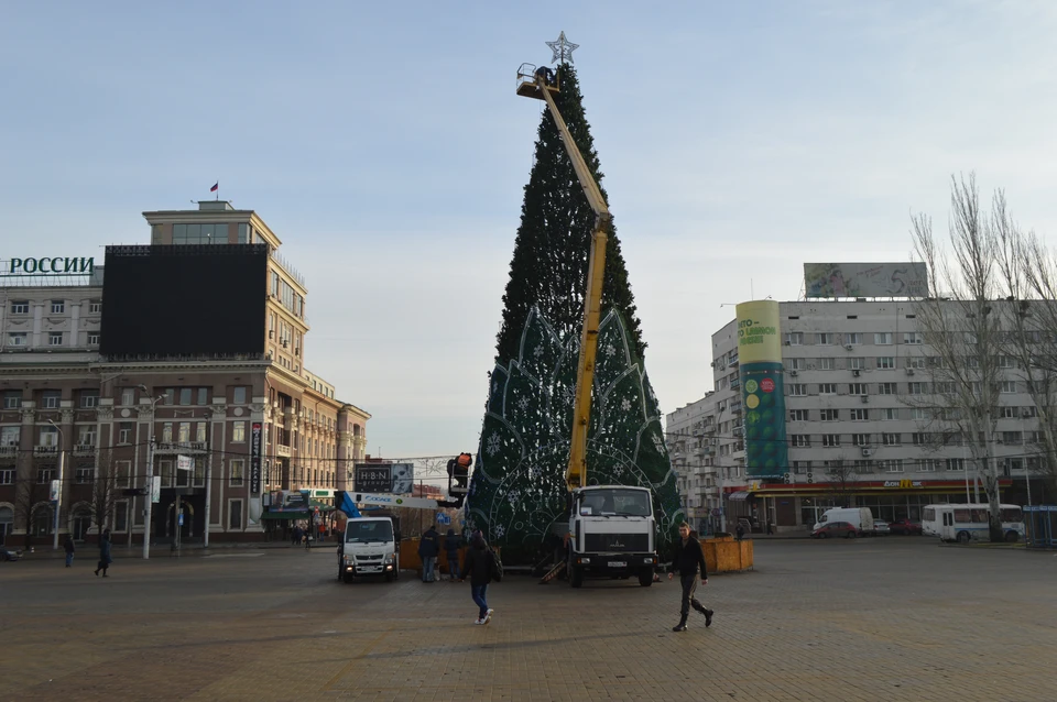 Огни главной елки Донецка зажгут 23 декабря