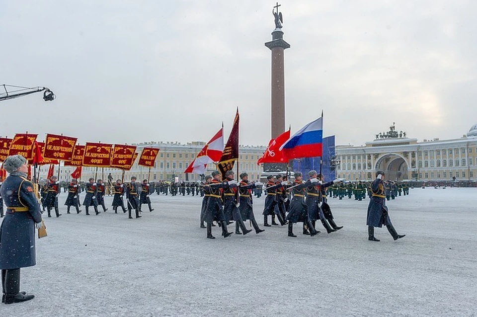 Вместо парада на Дворцовой к 27 января организуют интерактивную выставку военной техники.