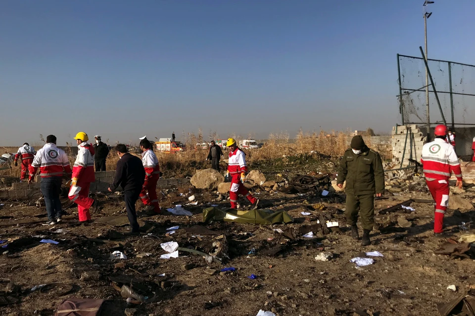 На борту разбившегося в Иране самолета было 167 пассажиров и 9 членов экипажа