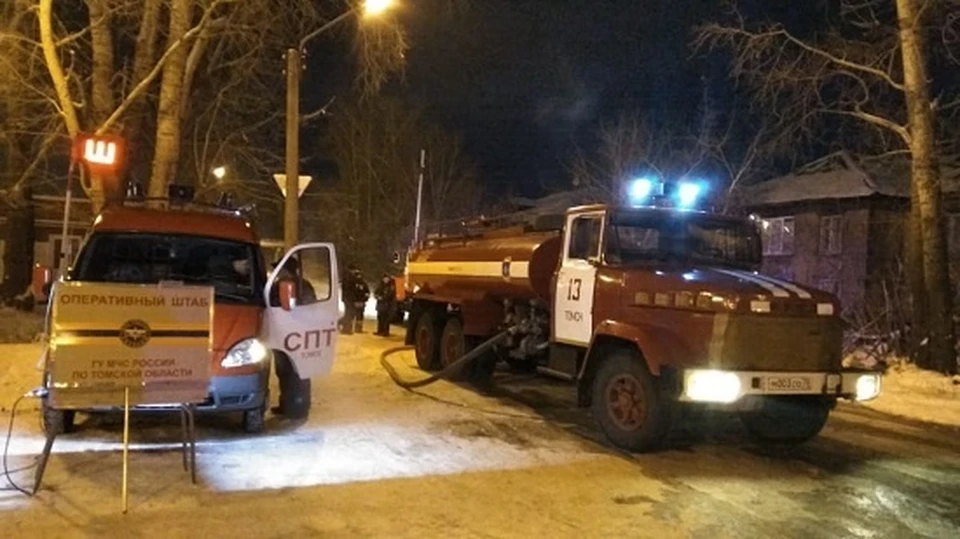 Люди в пожаре не пострадали, стоимость утраченного имущества не сообщается.