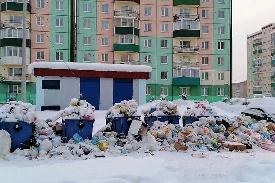 На юге Кузбасса регоператор долгое время не вывозит мусор. ФОТО: Владимир Чернов/Instagram