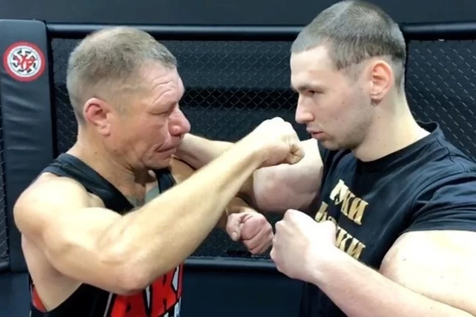 "Руки-Базуки" и Олег Монгол стали официальными бойцами MMA