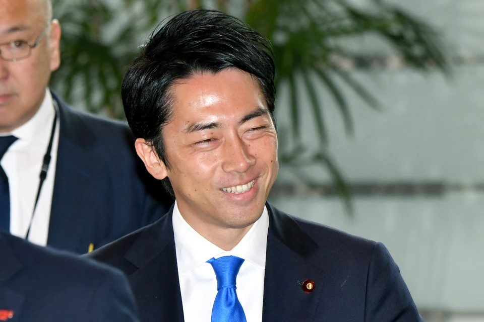 В Японии впервые министр-мужчина берет отпуск по уходу за ребенком