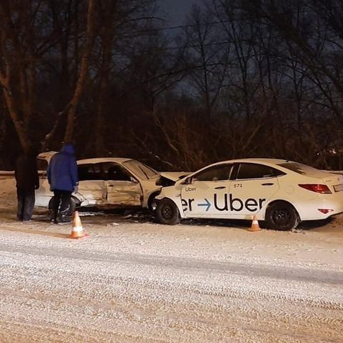 Вылетел на встречку: в Новосибирске в страшной аварии пострадала пассажирка  такси - KP.RU