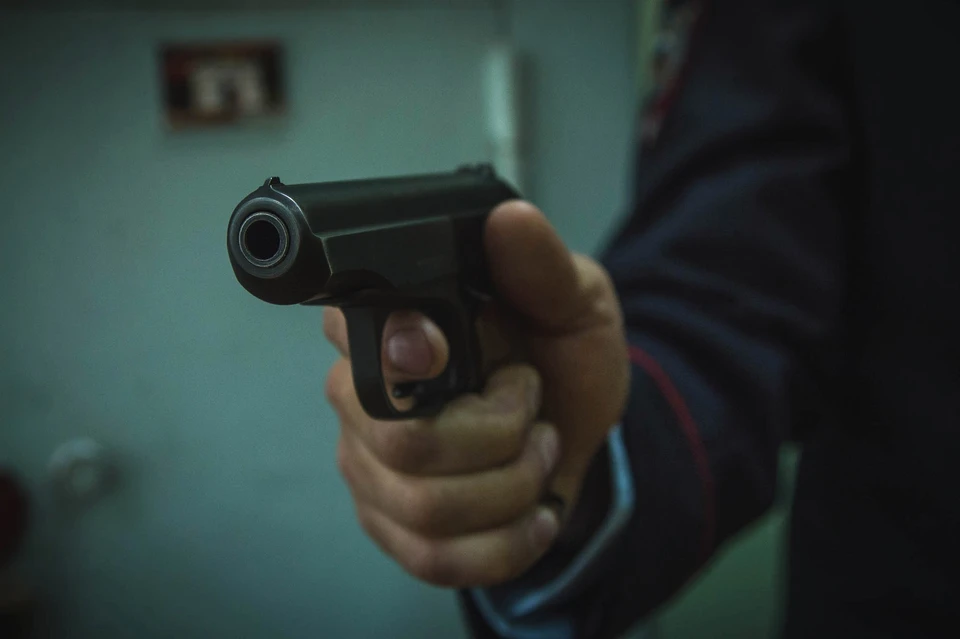 Мужчина открыл стрельбу в суде в Новокузнецке