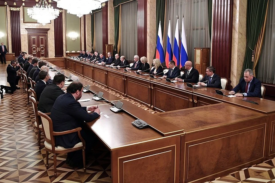 21 января Путин провёл встречу с правительством, где пожелал удачи новому составу