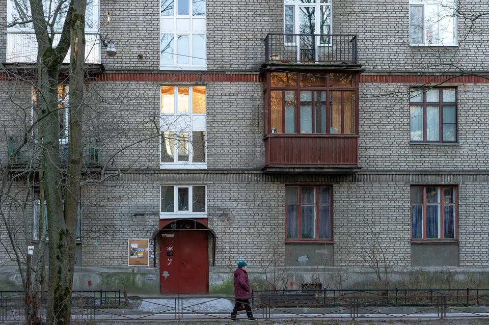 В Петербурге и так запрещено самовольно остеклять балконы.