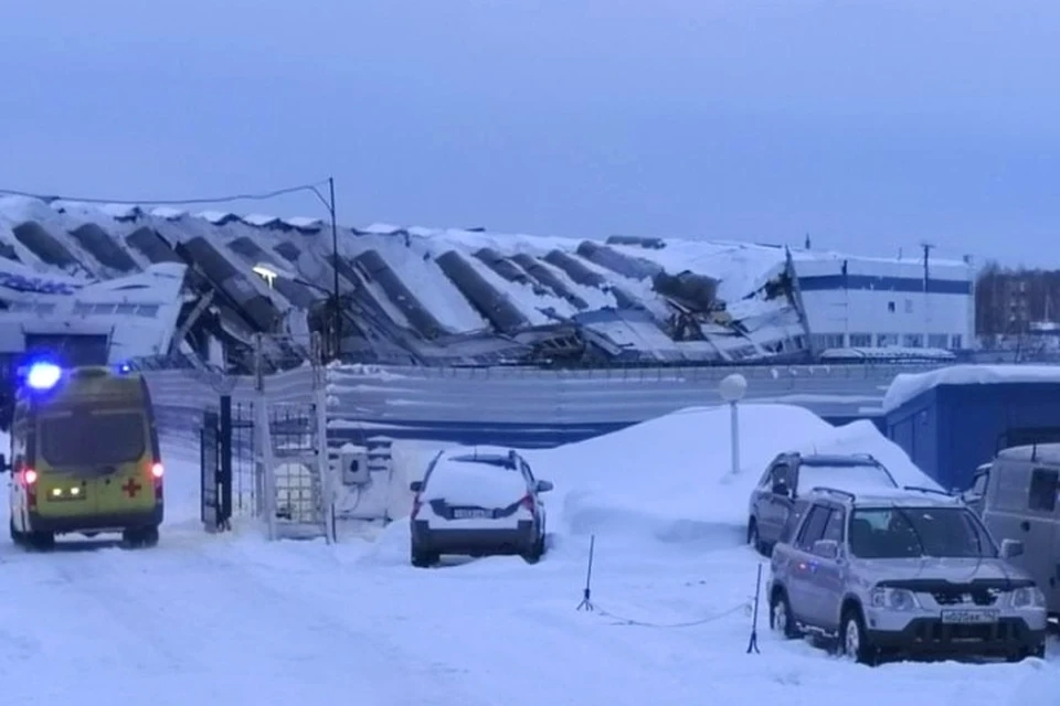 Появилось видео из цеха с рухнувшей крышей в Кузбассе. ФОТО: vk.com, "Прокопьевск.ру"