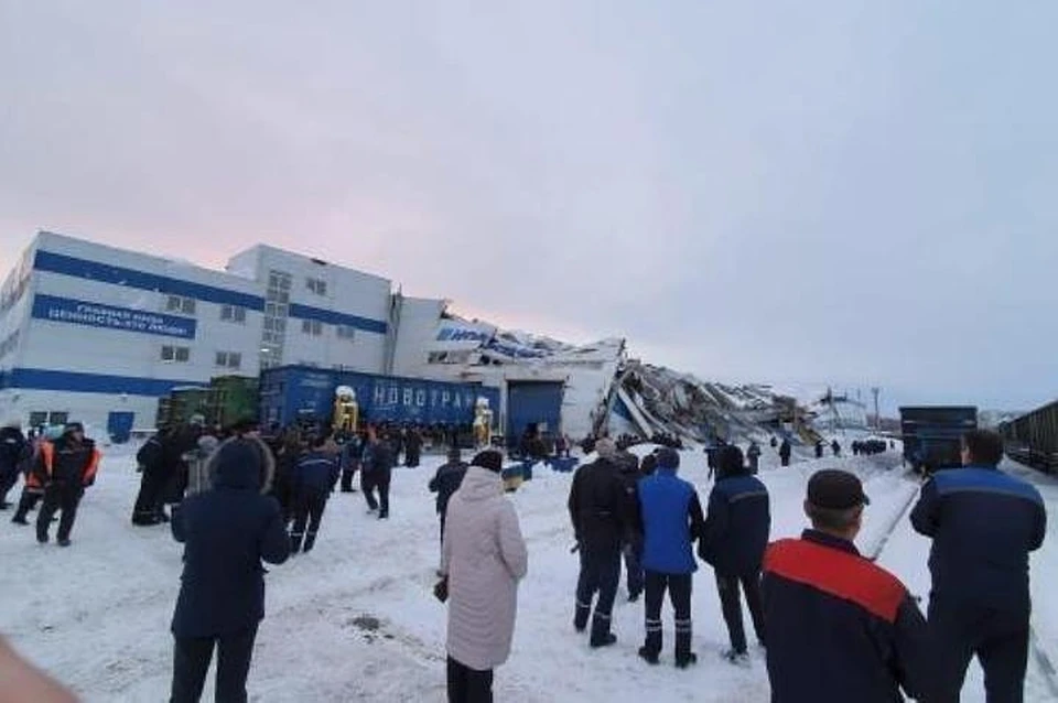 В Кузбассе обрушилось здание завода. ФОТО: vk.com, "Прокопьевск.ру"