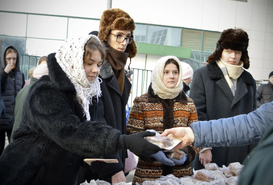 В центре Твери раздавали блокадный хлеб Фото: администрация Твери