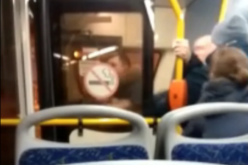 Полиция проверяет массовую драку в петербургском автобусе