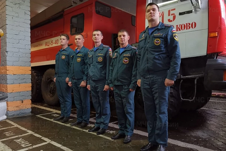 Пожарные спасли из задымленной квартиры двух человек Фото: ГУ МЧС России по Тверской области