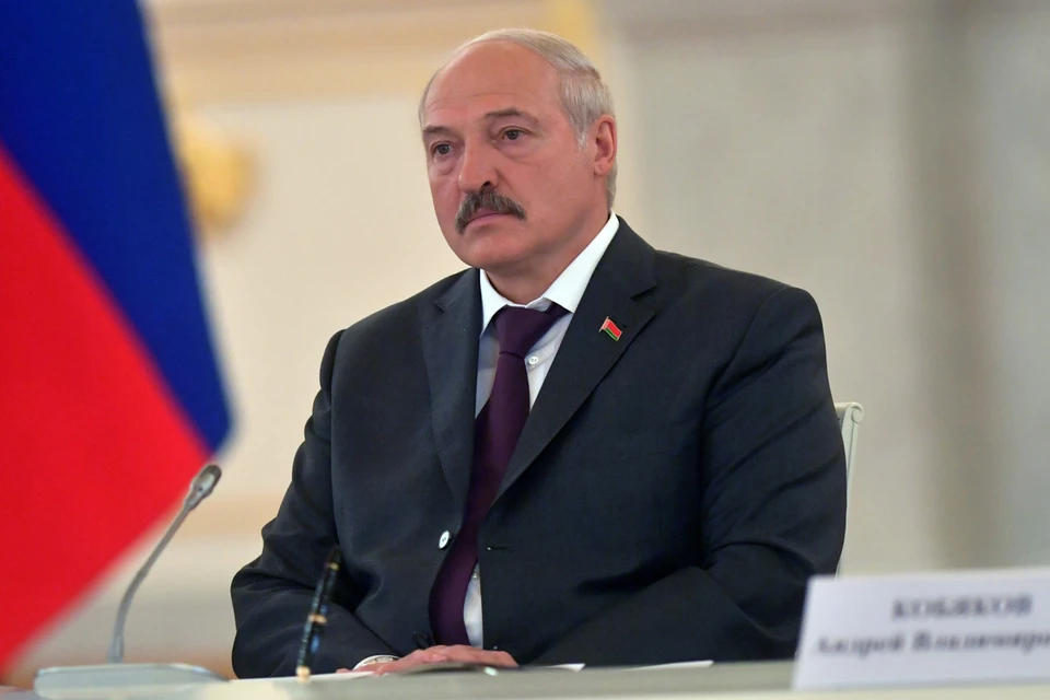 Лукашенко призвал белорусские государственные средства массовой информации не "перебирать" в похвалах