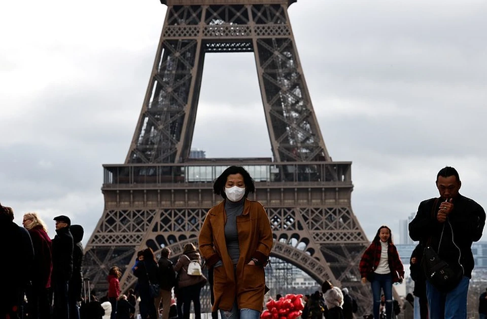 Cлучаи заражения коронавирусом во французских городах стали первыми в Европе