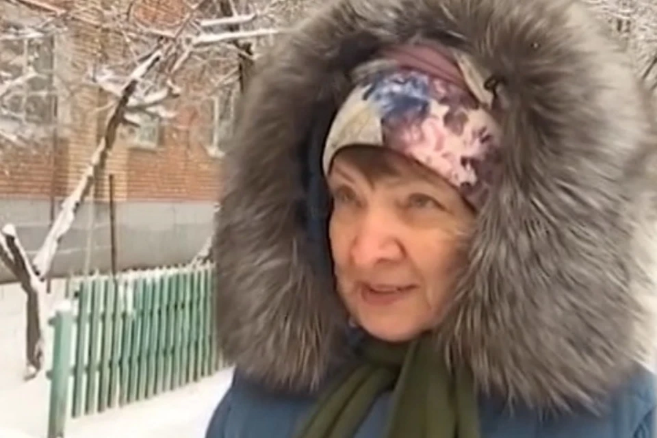 Жительница Славянска Екатерина Ковеза получает такую же пенсию, сколько ей насчитали за отопление за январь. Фото: ТК «Донбасс»