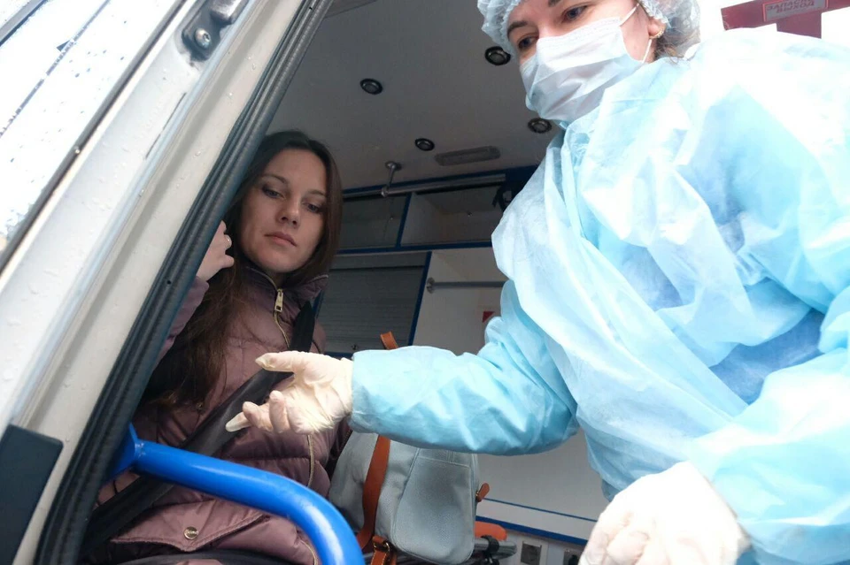 Аллу Ильину увезли в больницу на машине скорой помощи.