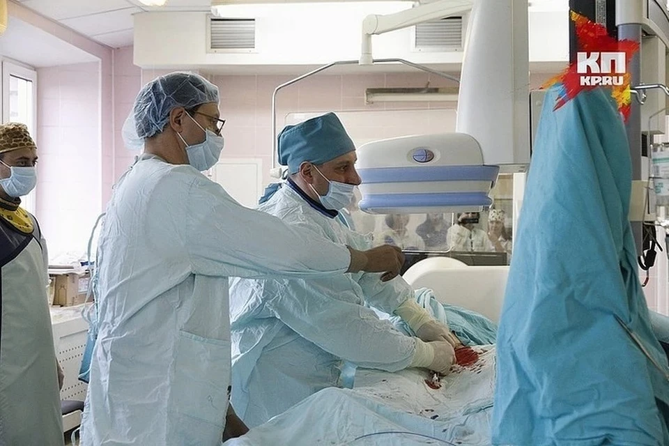 После неудачной операции врачам больницы должныпоставлять импланты в разных коробках - чтобы не перепутали
