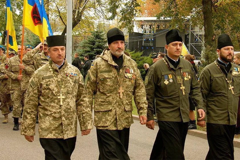 В украинской армии в Донбассе служит много капелланов. Фото: Пресс-центр штаба ООС