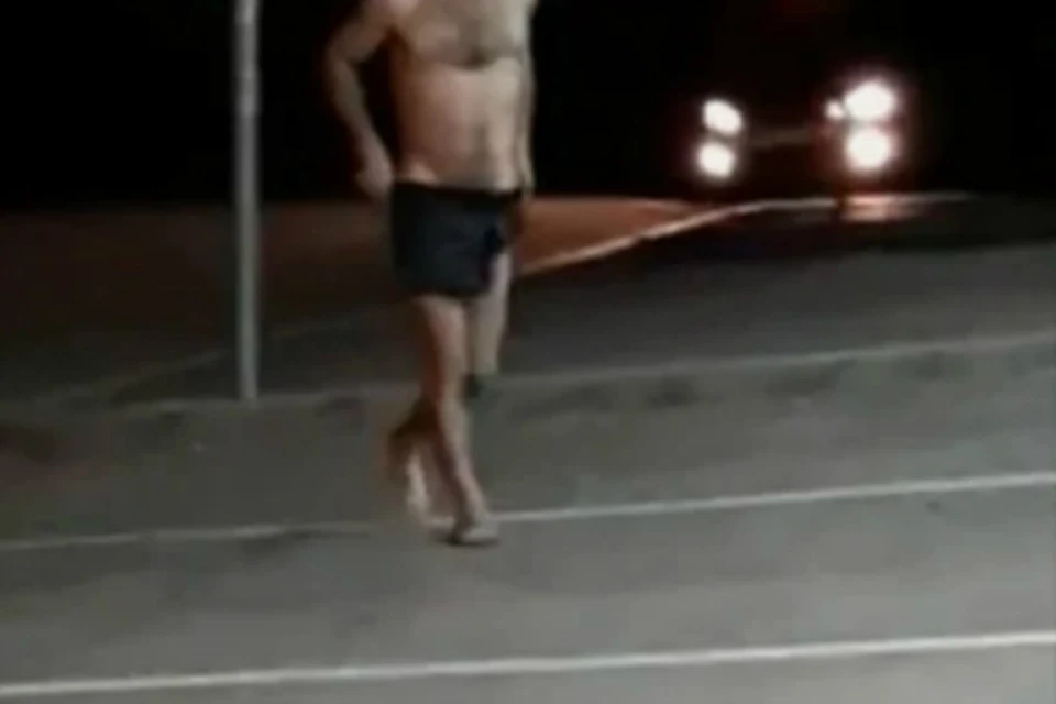 По Ростову прогулялся голый мужчина и распугал женщин. Фото: скрин с видео в соцсети