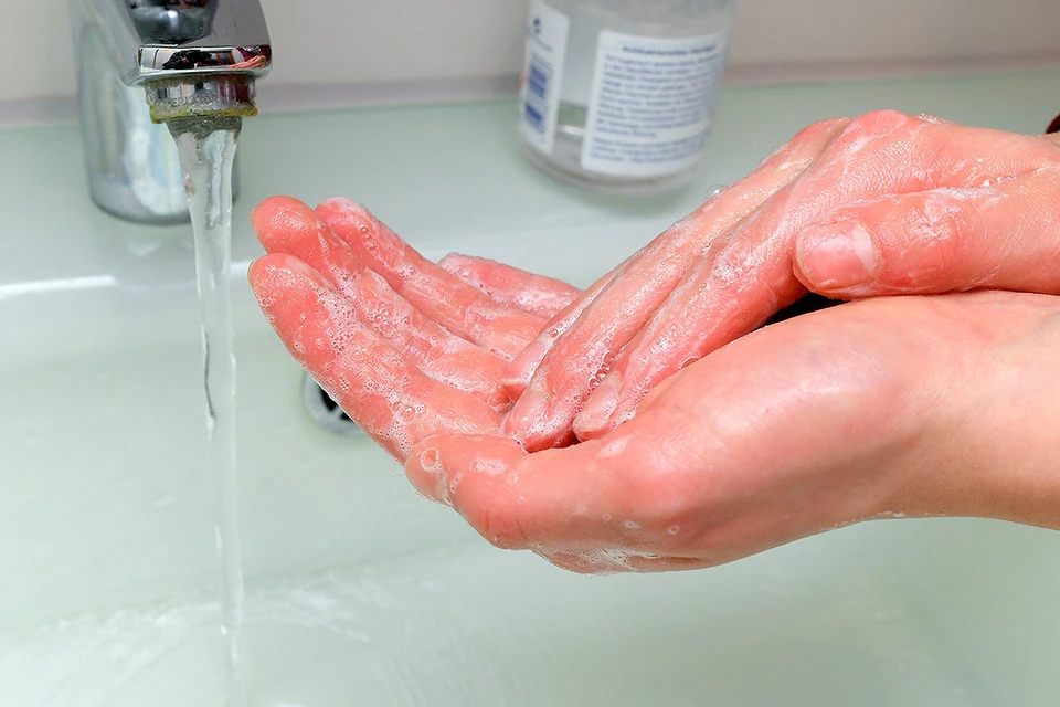 Частое мытье рук - это важнейший способ профилактики вирусных инфекций.