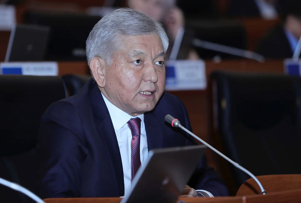 Депутат обвинил фармацевтические компании в наживе на растущих потребностях кыргызстанцев в лекарствах.